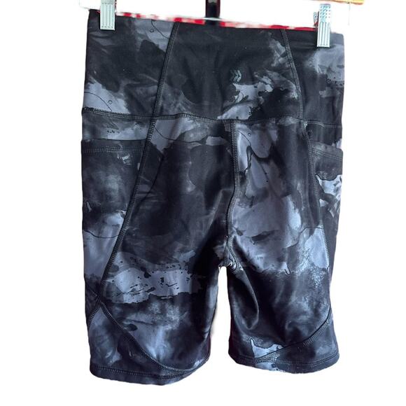 Womens Shorts Size Small Gray Workout Gym Athletic Pockets Outdoor Activewear - Picture 3 of 5